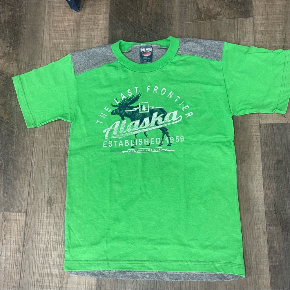 Alaska green and gray short sleeve tee size 10/12